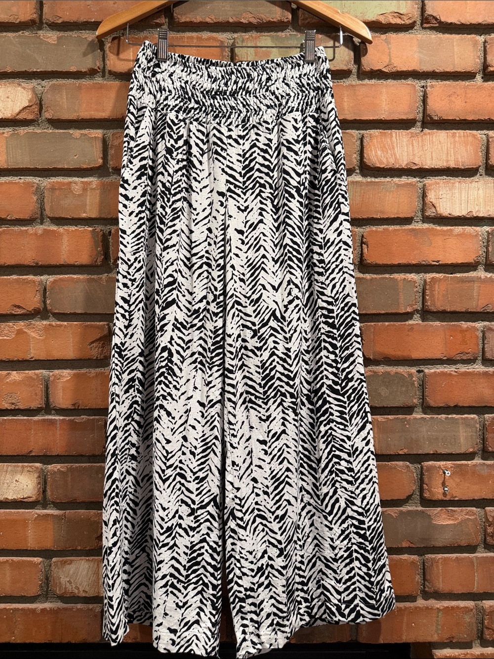 Tahari Black & White Printed Wide Leg Pants